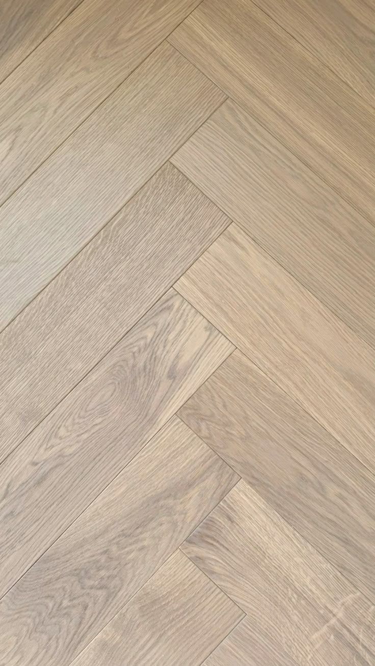 Может ли ламинат дать эффект паркета? Обычно — нет.